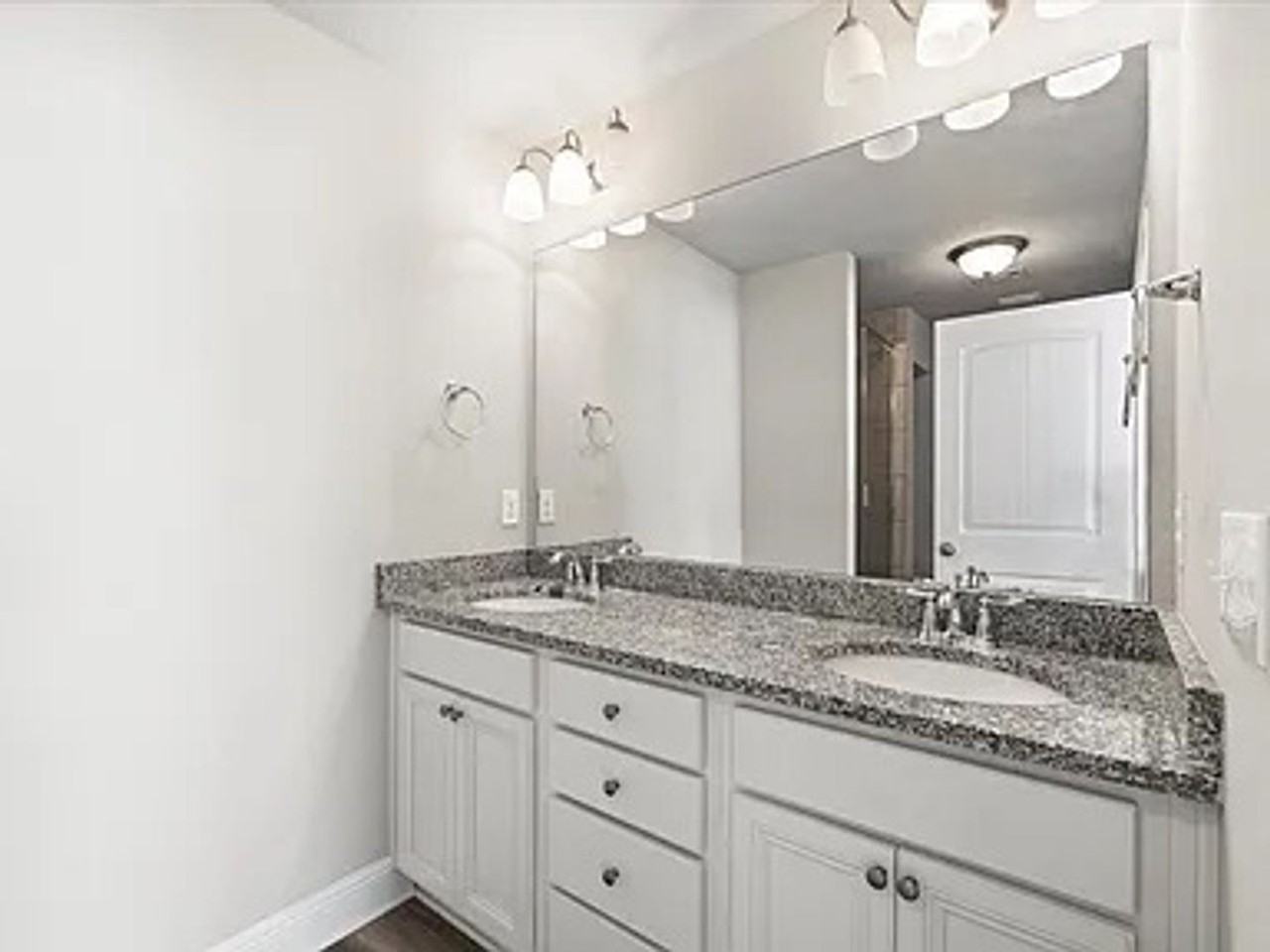 65 Crossing Ln #F - Photo 3 of 30