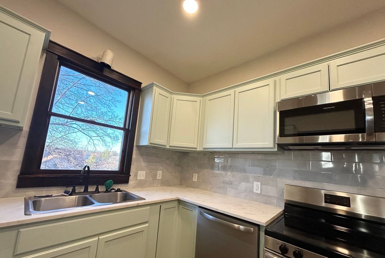 136 Darst Ave - Photo 2 of 15