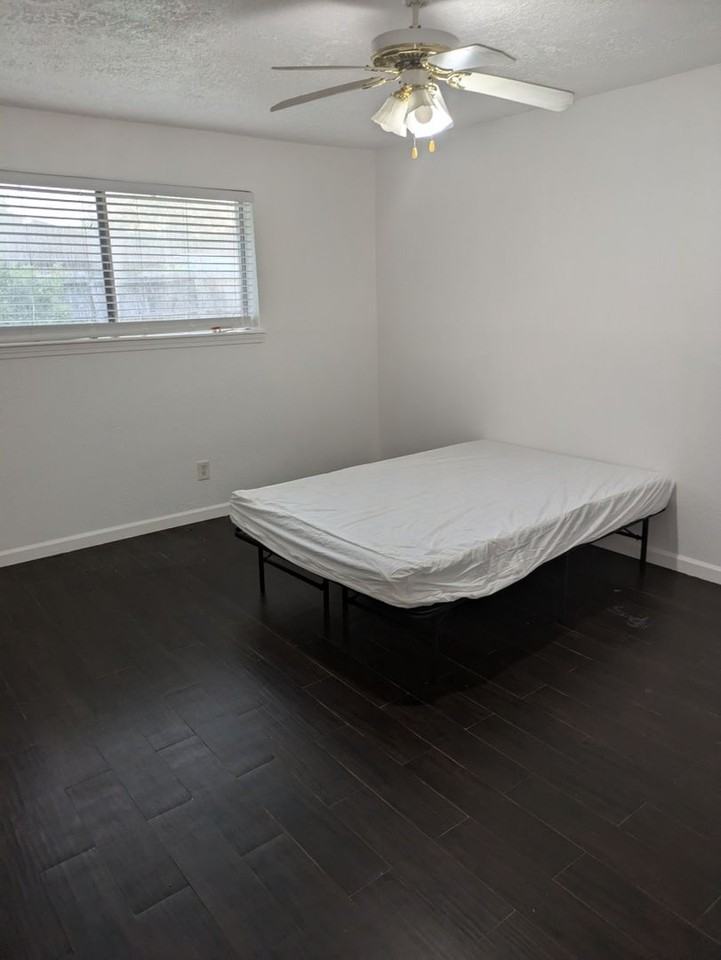 11127 Sageview Dr - Photo 4 of 25