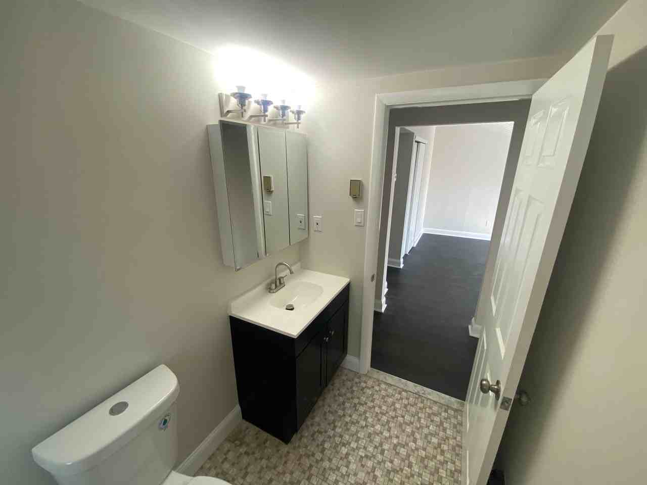 5 W Plumstead Ave - Photo 2 of 17