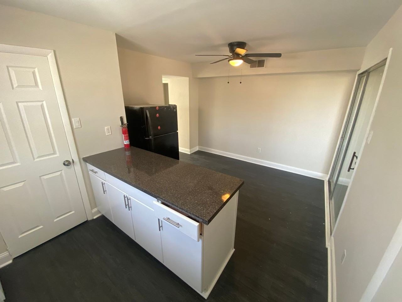 5 W Plumstead Ave - Photo 7 of 17