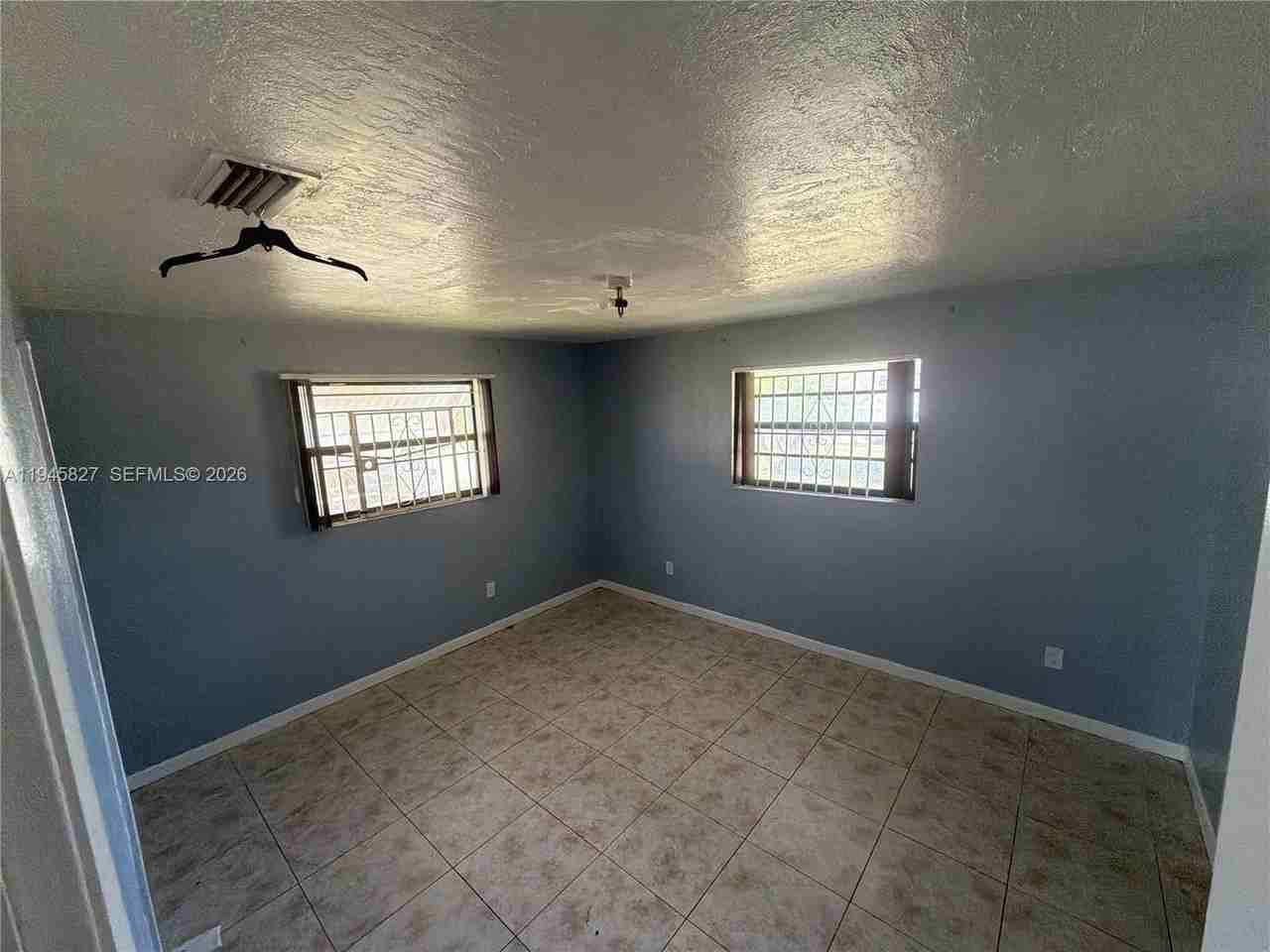 22192 Sw 117th Ave - Photo 3 of 10