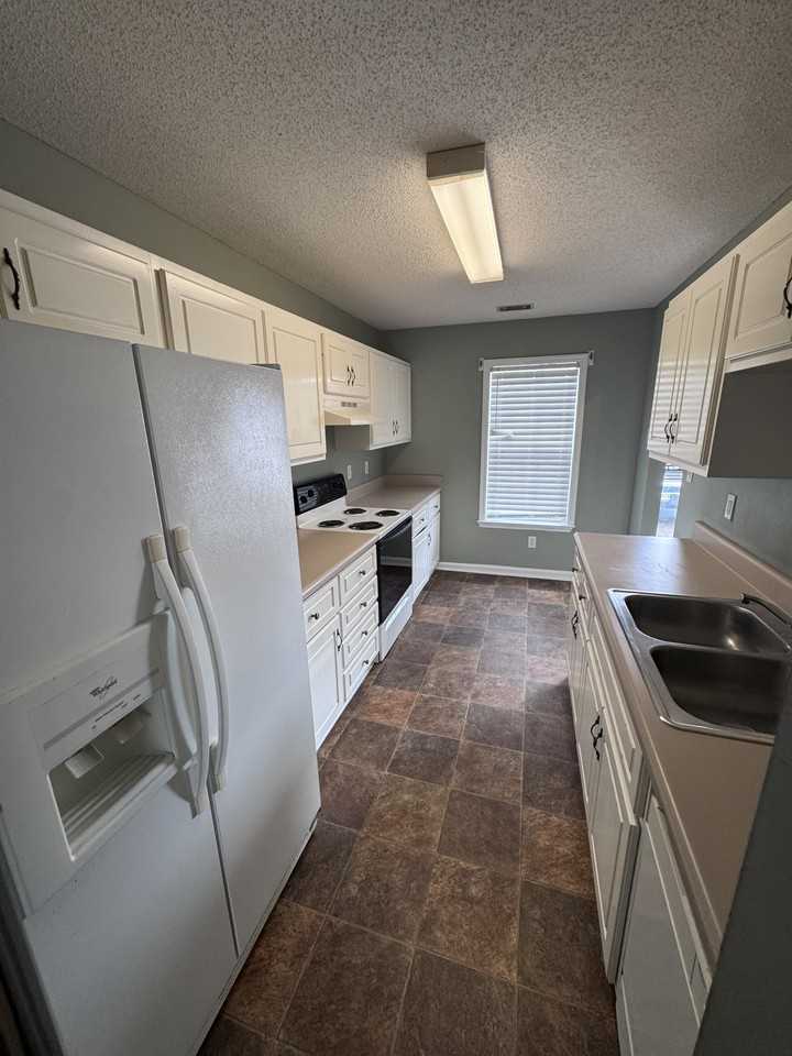 125 Saint Kitts Ct #1 - Photo 2 of 6