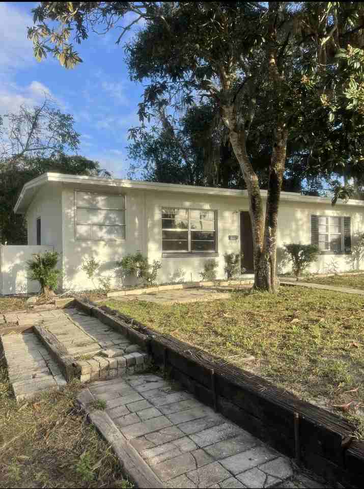 617 Danvers St #1 - Photo 3 of 29