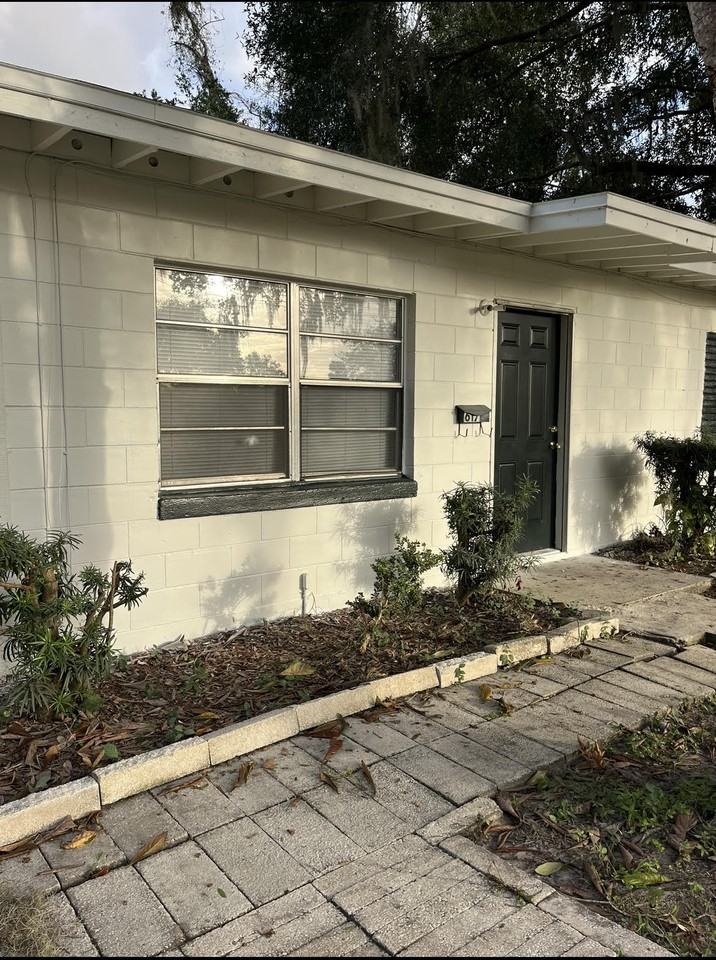 617 Danvers St #1 - Photo 4 of 29