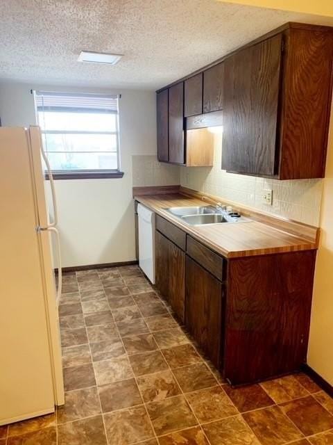 1205 Henryetta St #10 - Photo 3 of 8