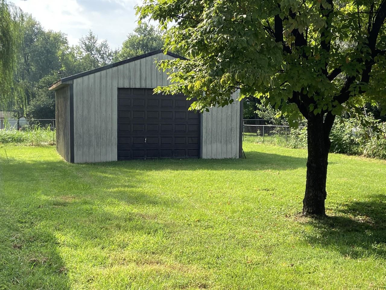 114 S Center St #1 - Photo 3 of 9