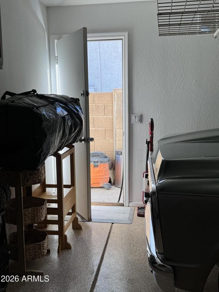 734 E Kelsi Ave - Photo 5 of 42