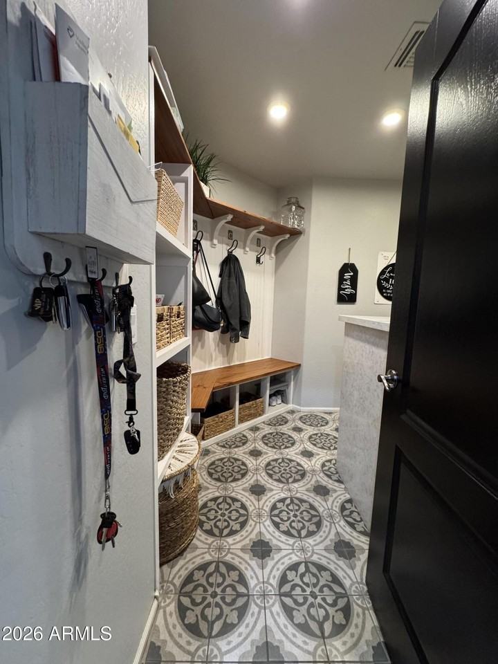 734 E Kelsi Ave - Photo 7 of 42