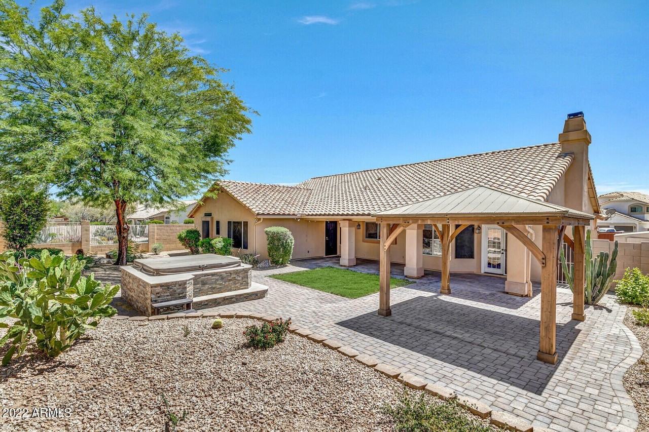 4418 E Barwick Dr - Photo 6 of 32