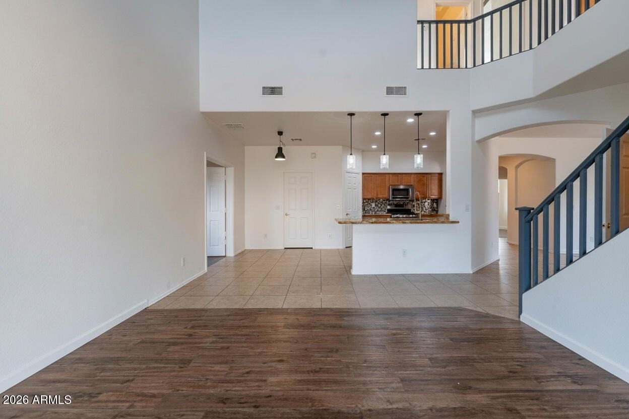 10625 E Knowles Ave - Photo 3 of 24