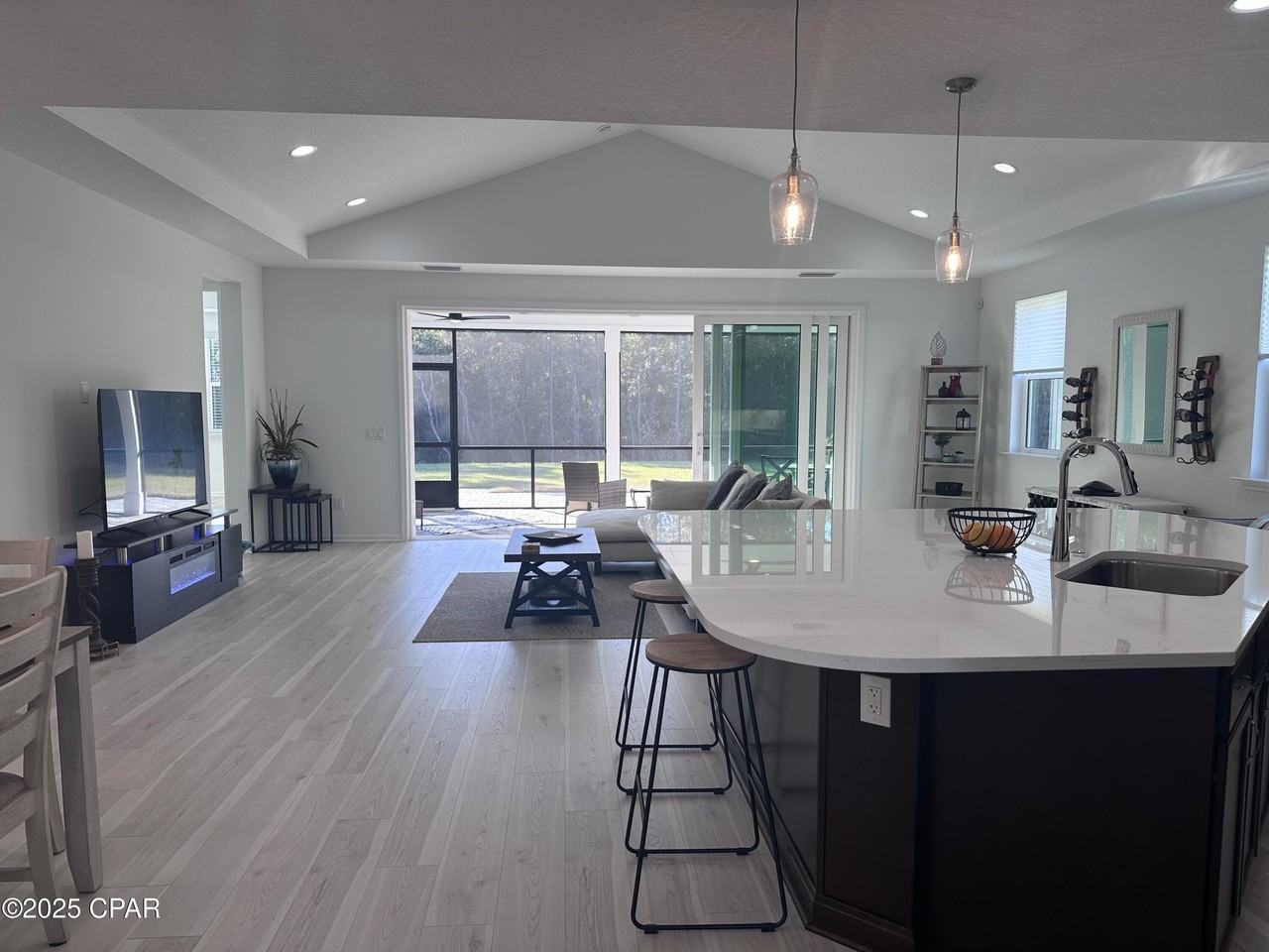 9259 Paradise Dr - Photo 3 of 50