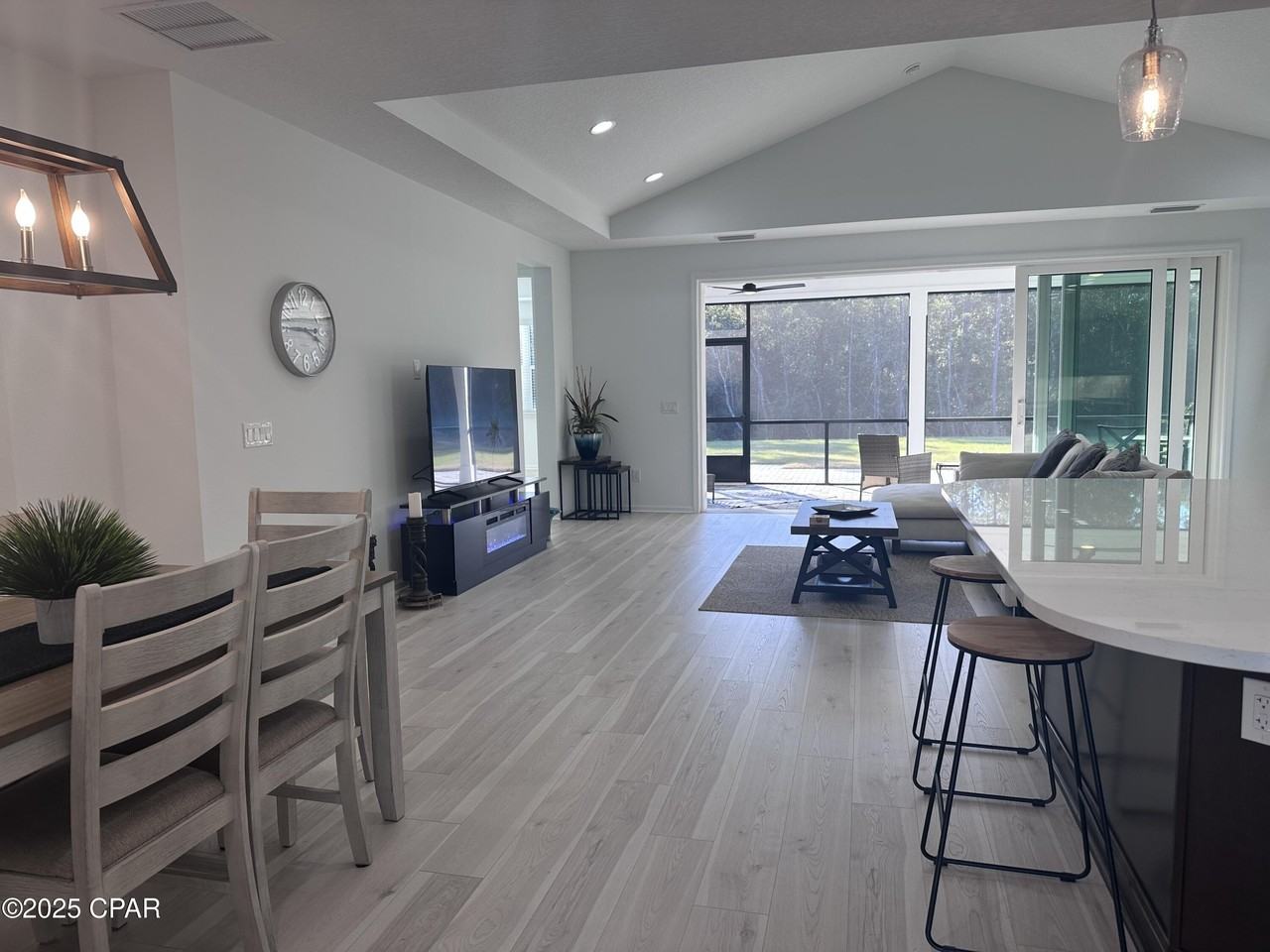 9259 Paradise Dr - Photo 4 of 50