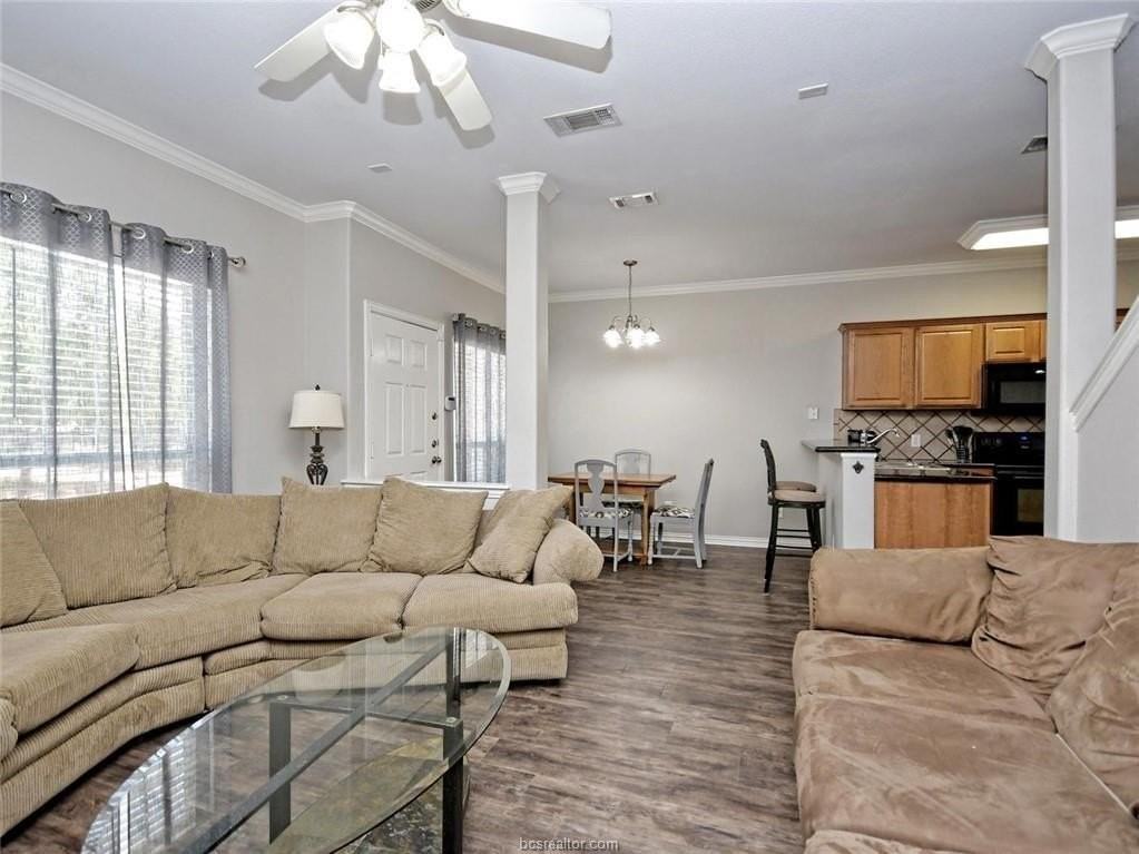 1001 Krenek Tap Rd #2002 - Photo 5 of 20