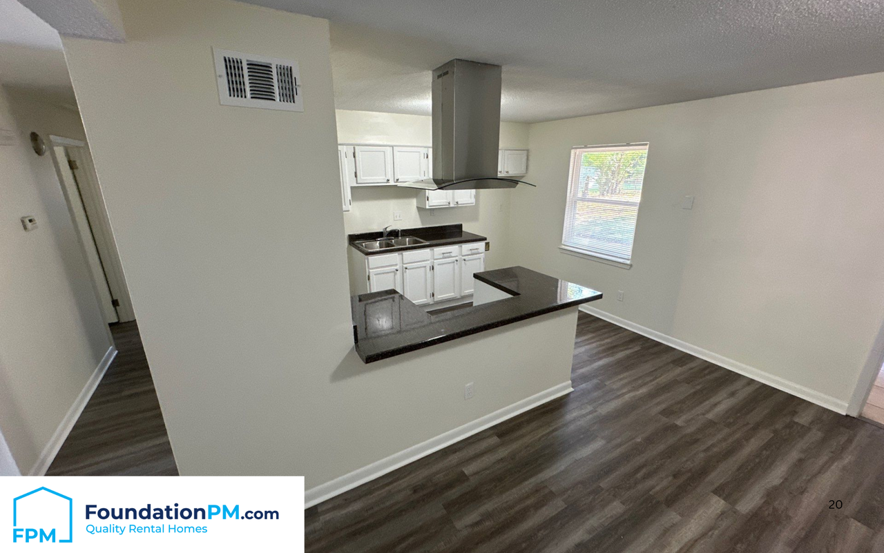 5330 Whitworth St #1 - Photo 5 of 19