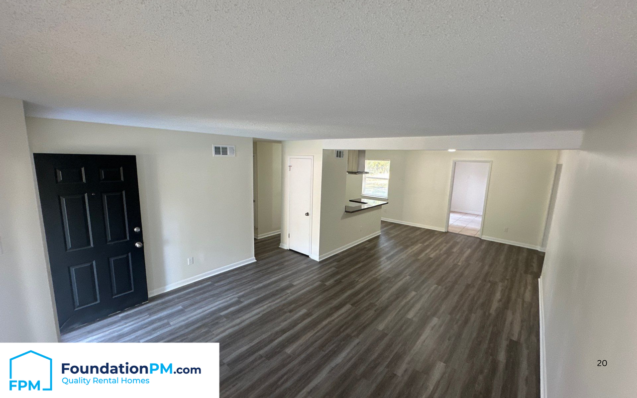 5330 Whitworth St #1 - Photo 7 of 19