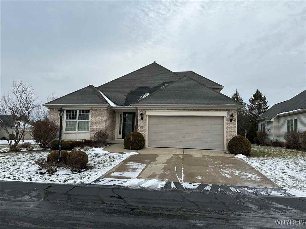 8047 Laurel Park Ln - Photo 2 of 38