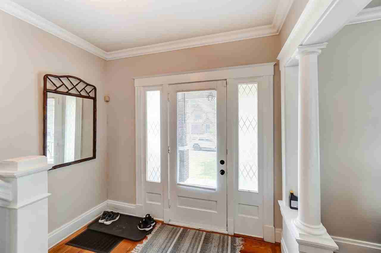 5805 Woodmont Ave - Photo 6 of 44