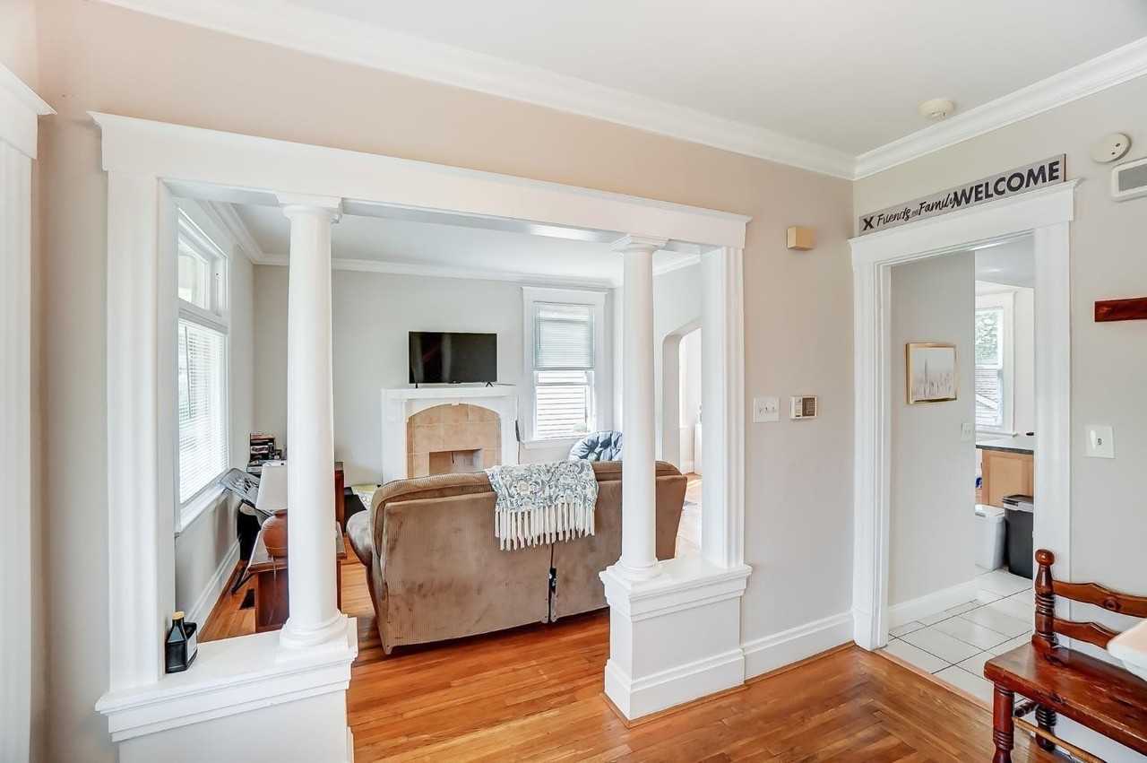 5805 Woodmont Ave - Photo 7 of 44