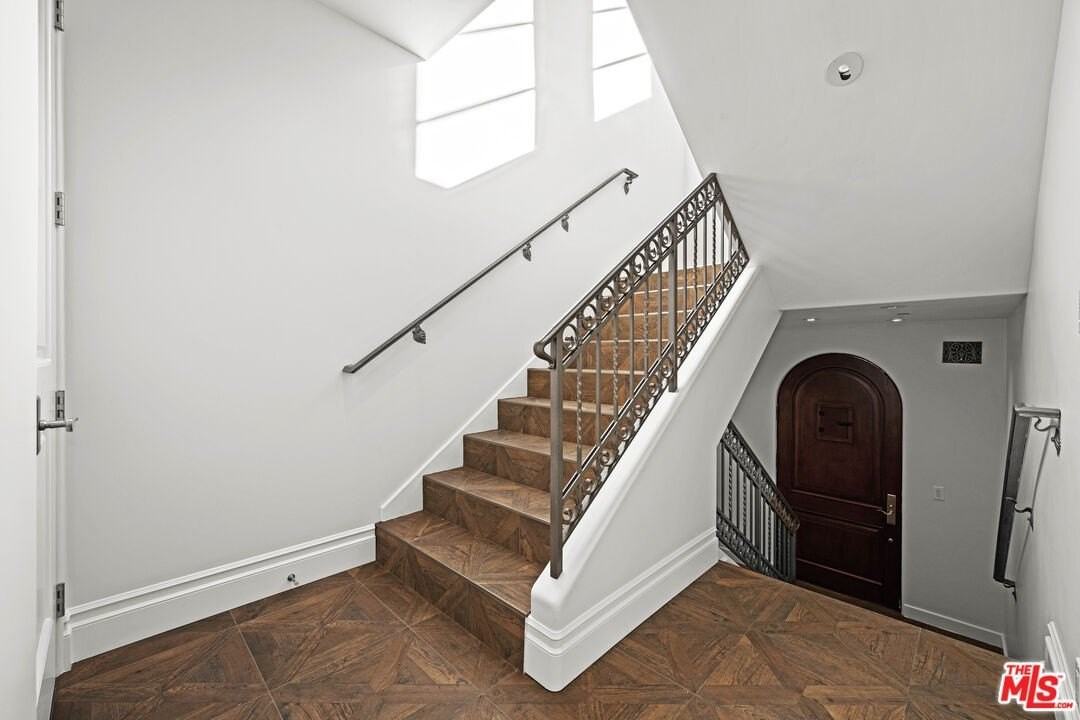 201 Avenue A #A - Photo 3 of 50