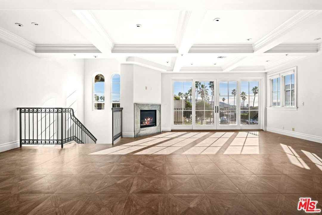 201 Avenue A #A - Photo 6 of 50