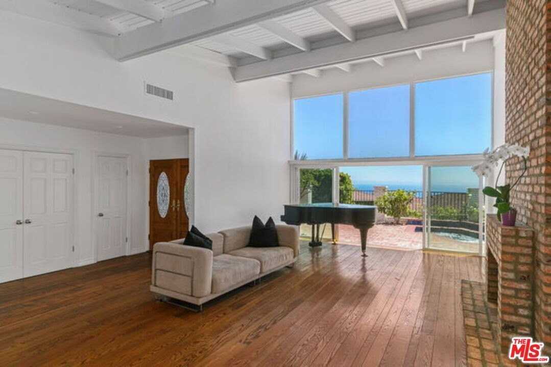 1175 Las Pulgas Pl - Photo 6 of 35