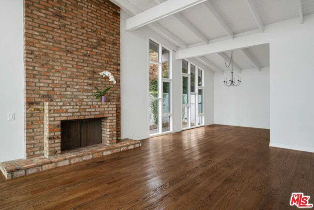 1175 Las Pulgas Pl - Photo 7 of 35