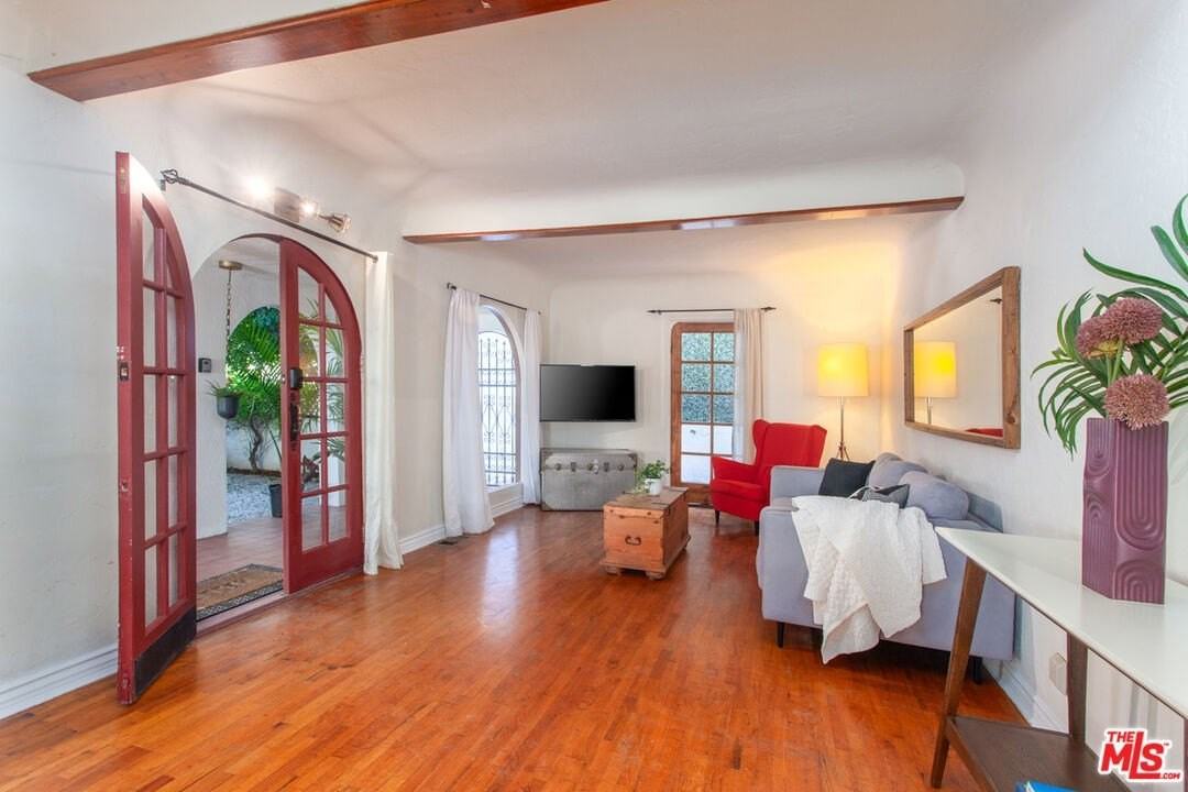 1147 Wilcox Pl - Photo 2 of 32