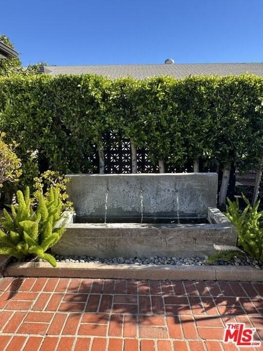 1228 N Crescent Heights Blvd - Photo 2 of 11