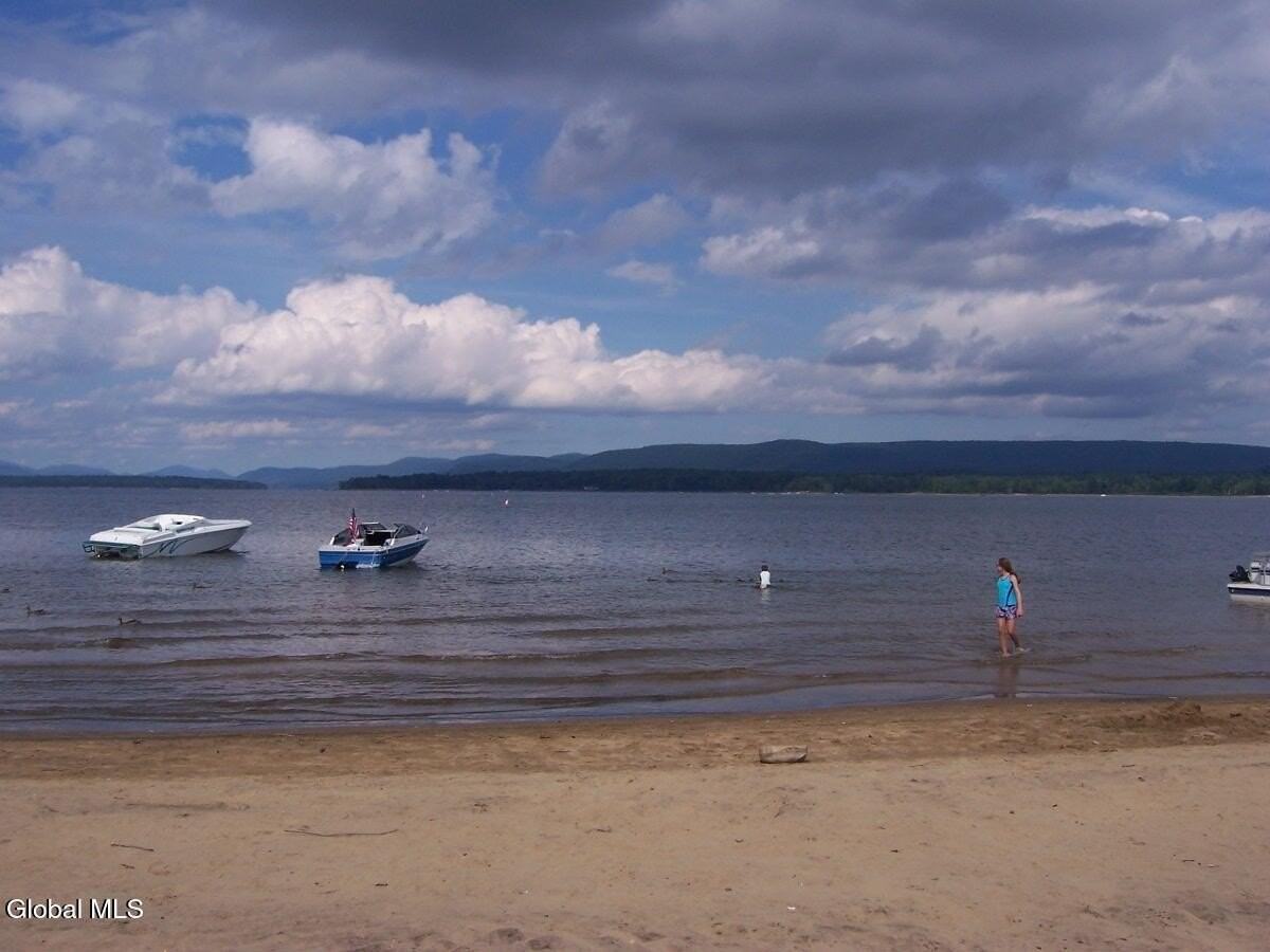 220 Birchwood Pl - Photo 3 of 13