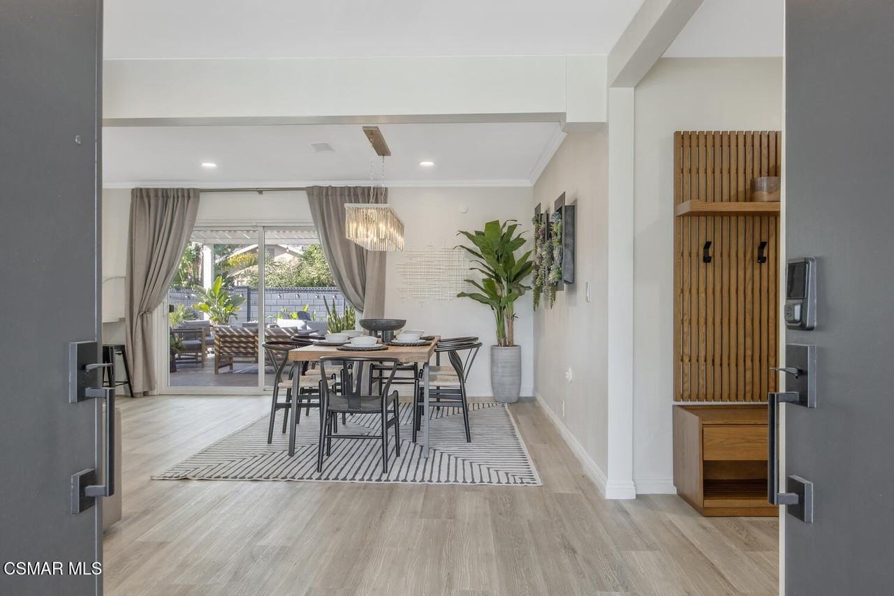 1449 Norwich Ave - Photo 3 of 41