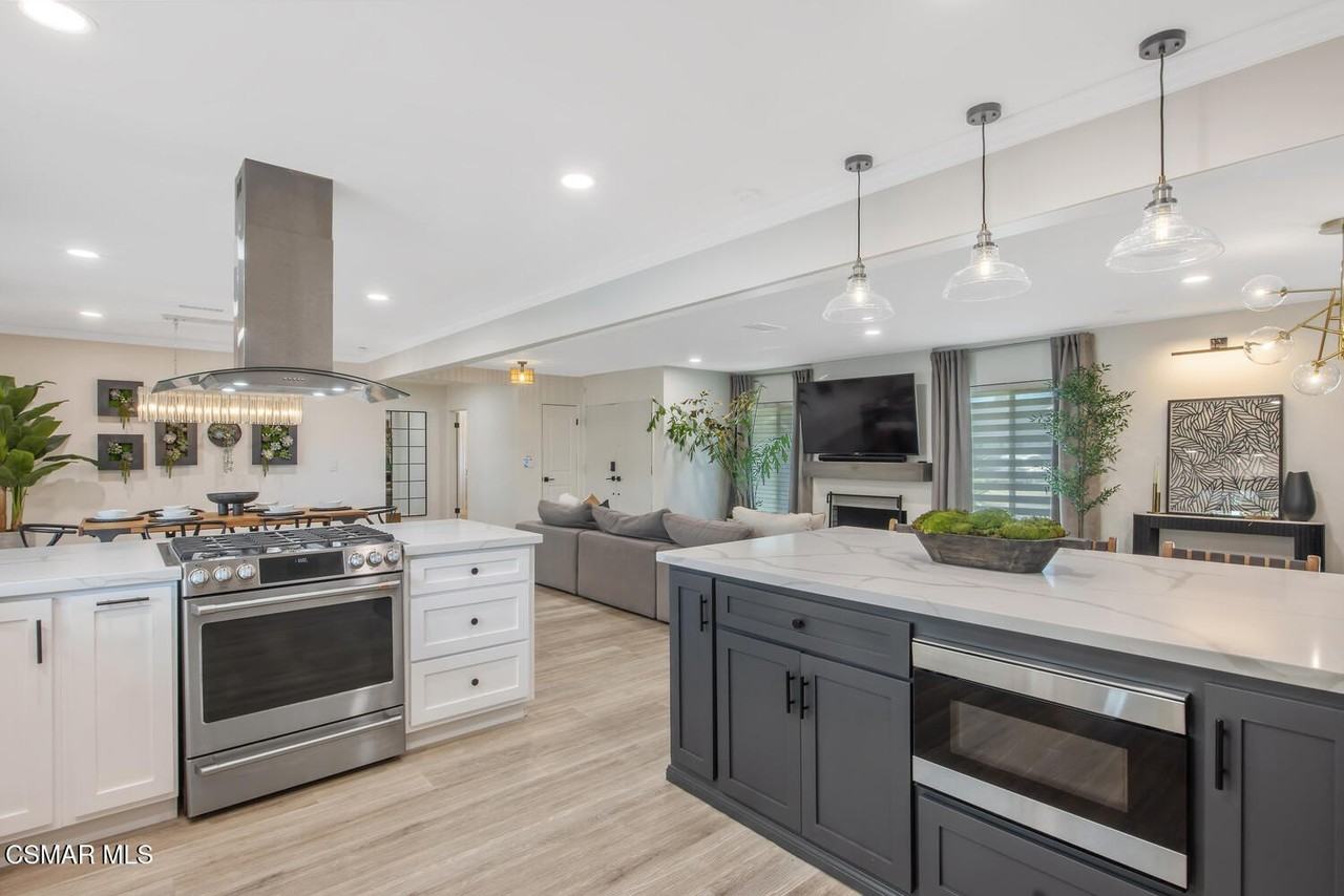 1449 Norwich Ave - Photo 4 of 41