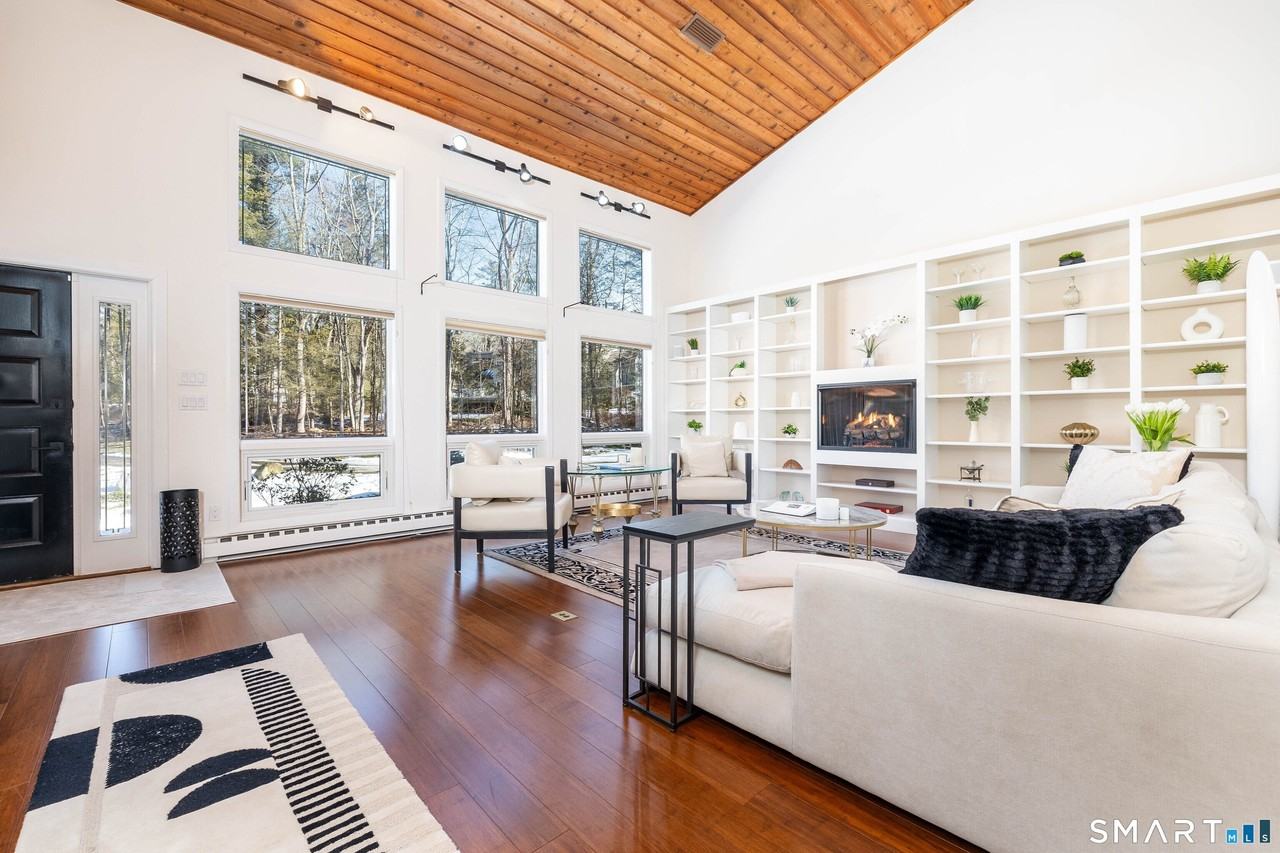 9 Belshyre Ct - Photo 3 of 36