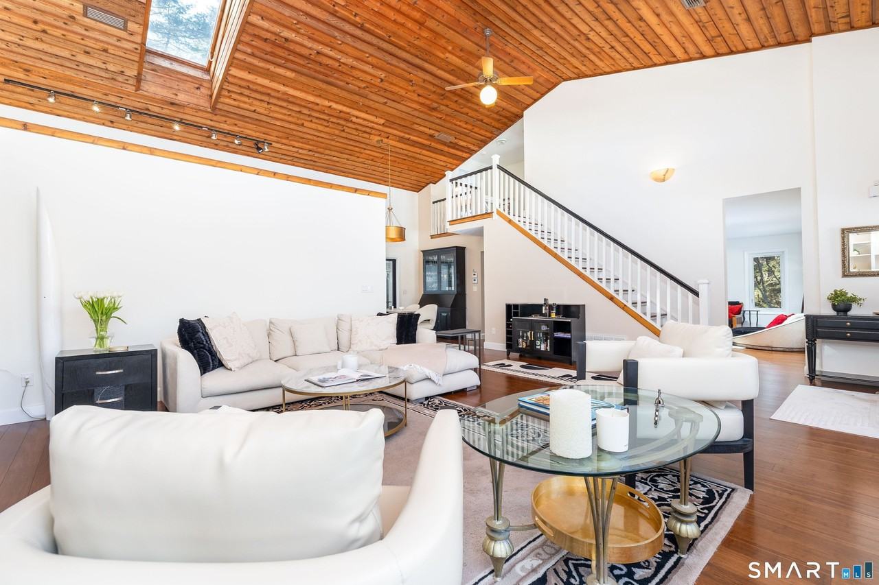 9 Belshyre Ct - Photo 4 of 36