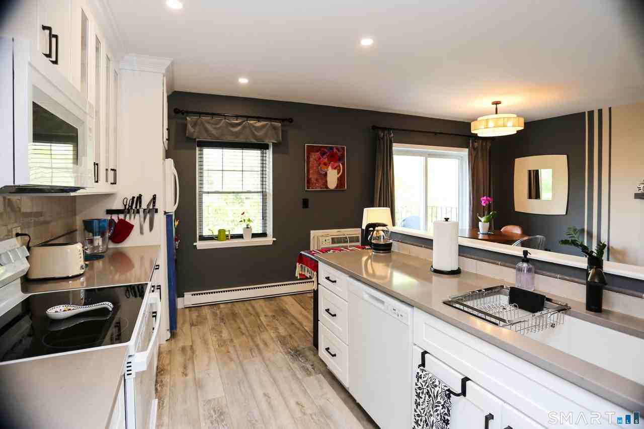 36 Turn Of River Rd #B3 - Photo 3 of 30