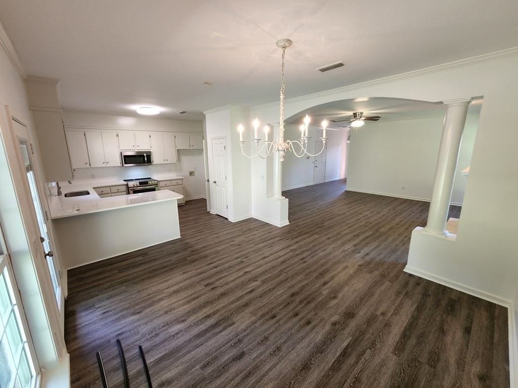 108 Muirfield Ln - Photo 3 of 8