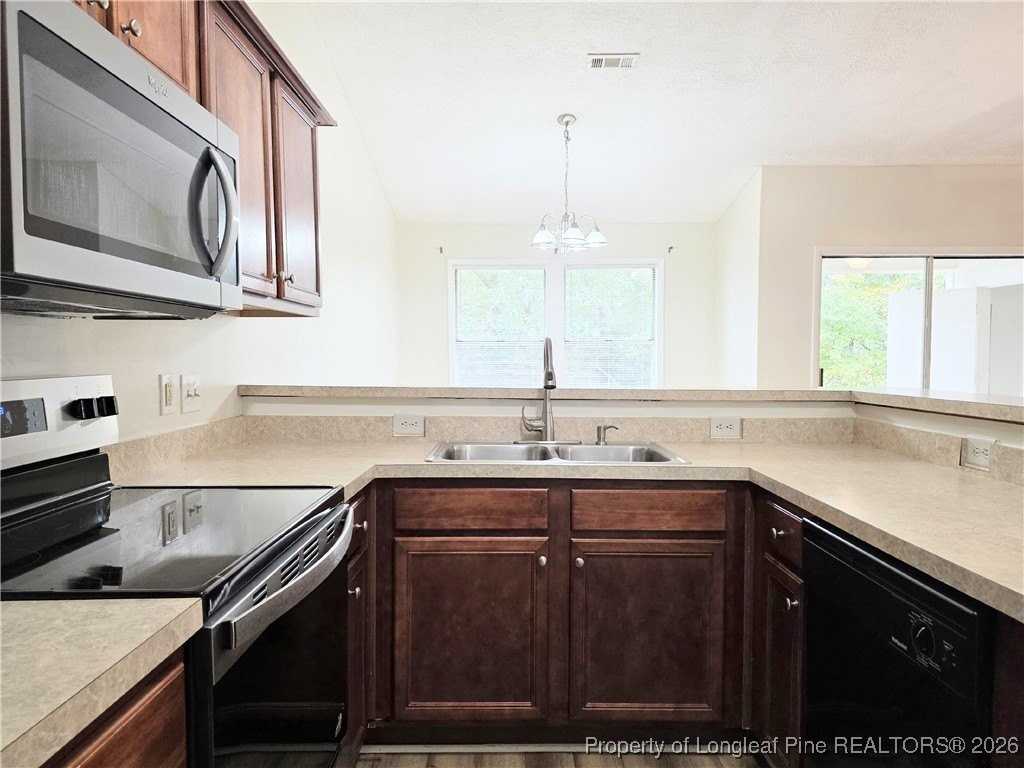 6768 Willowbrook Dr Apt 8 #8 - Photo 3 of 19