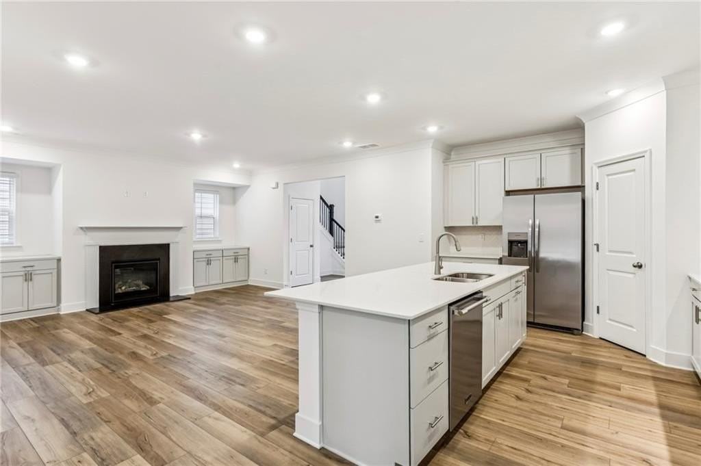 313 Fraley Dr - Photo 2 of 14