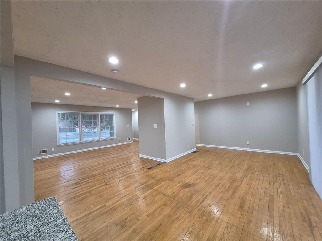 2057 Willamette Way - Photo 5 of 14