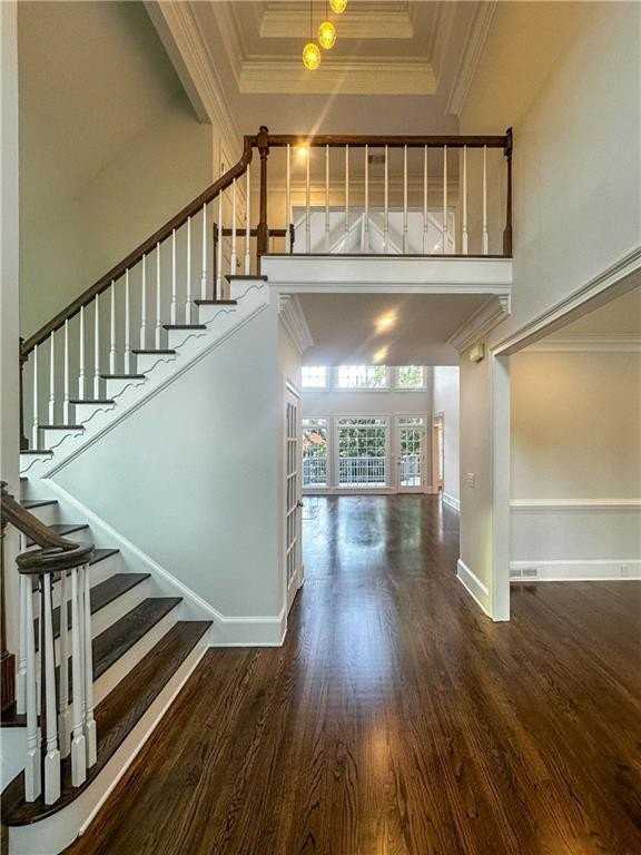 2660 Coachmans Cir - Photo 2 of 49