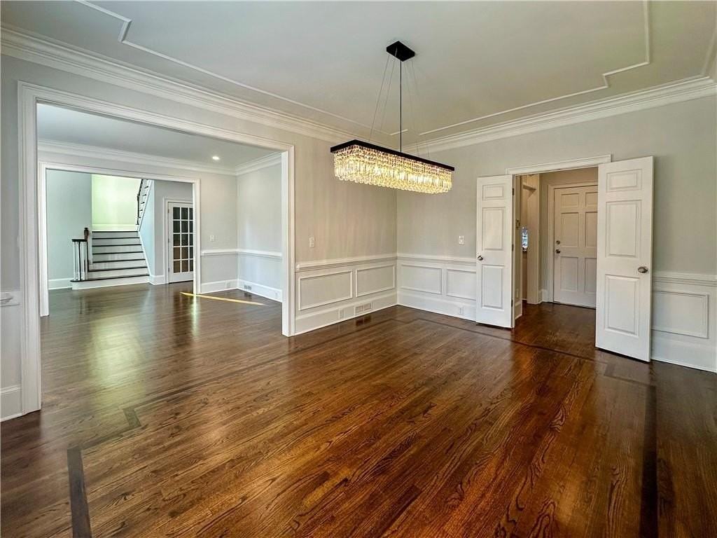 2660 Coachmans Cir - Photo 4 of 49