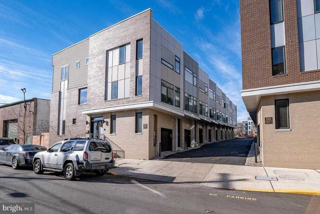 132636 N Mascher St #O - Photo 4 of 50