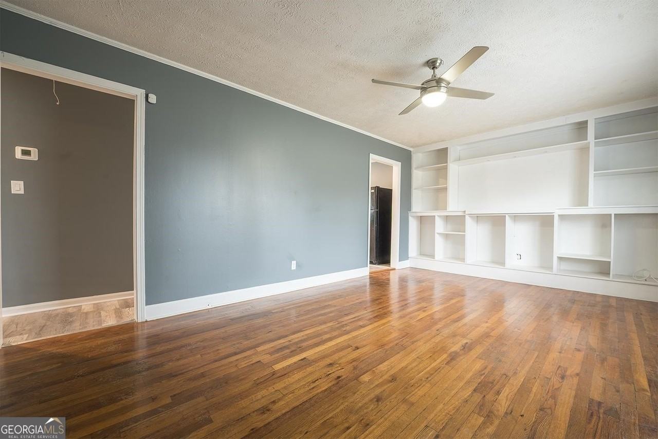 8449 Fairview Dr - Photo 2 of 20