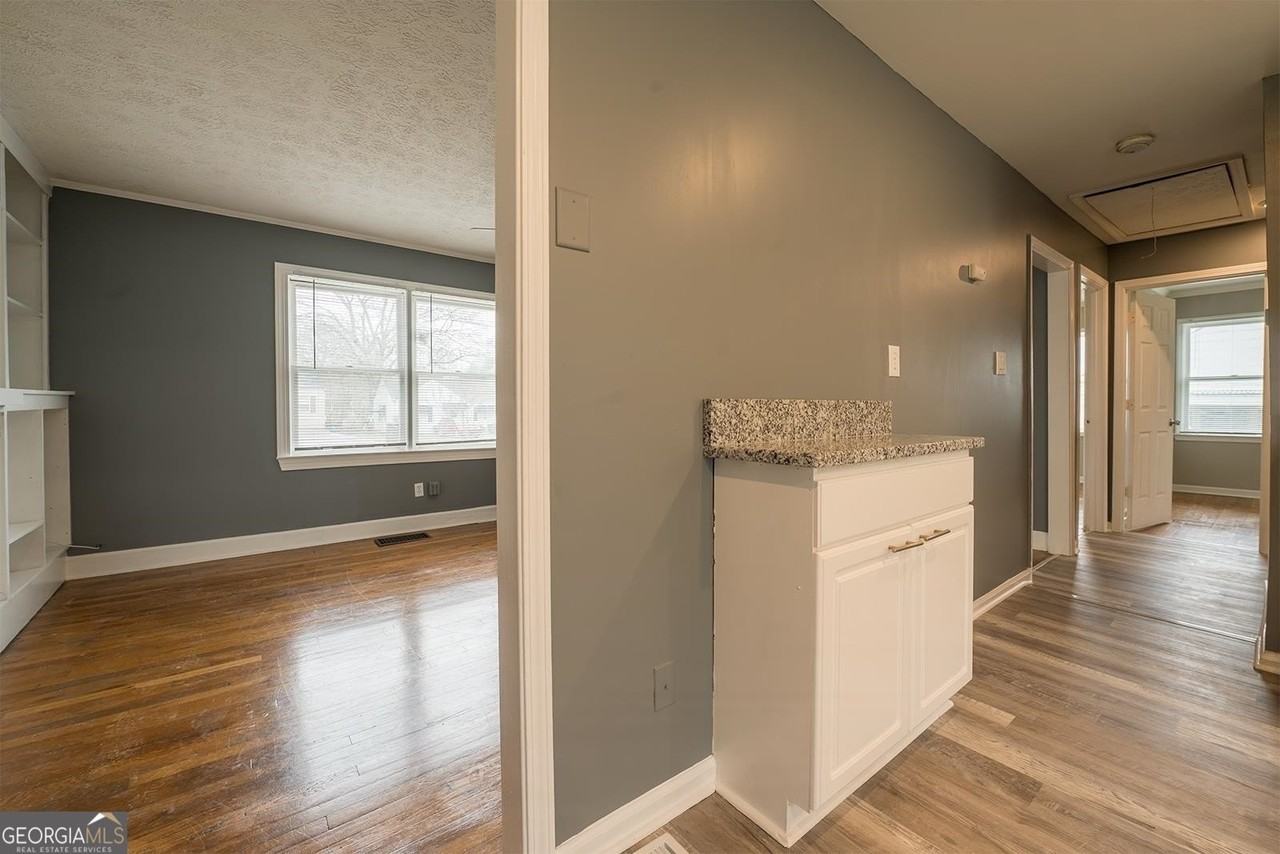 8449 Fairview Dr - Photo 5 of 20