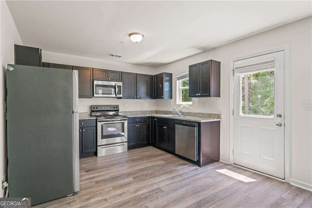 631 Carlton Pointe Dr Unit 24 #24 - Photo 5 of 23