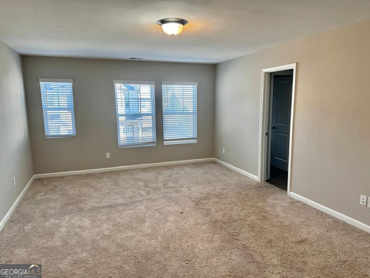 1397 Ben Park Way - Photo 4 of 17