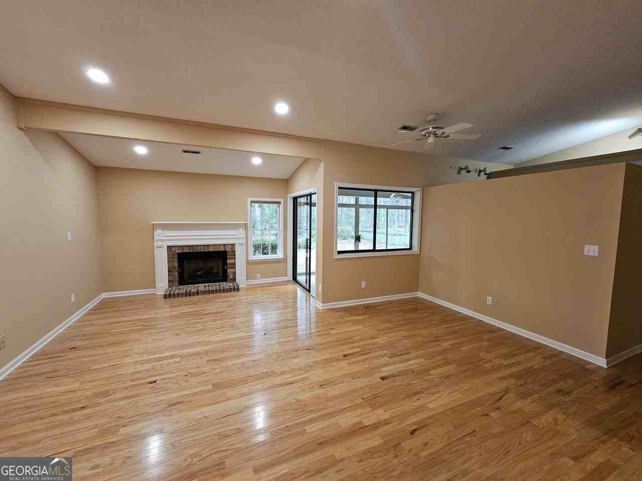 108 Glendale Dr - Photo 3 of 23