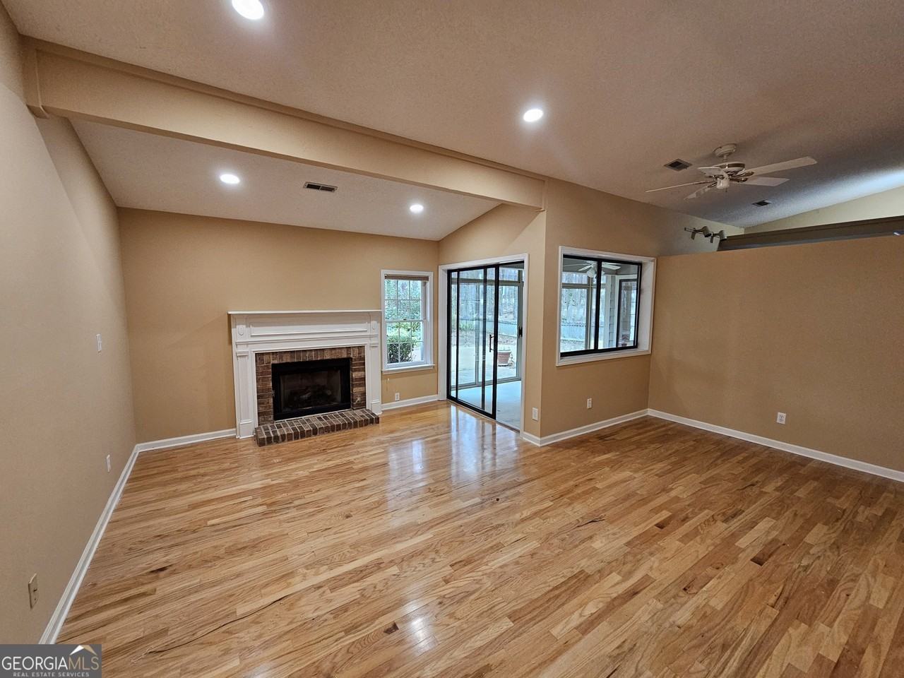 108 Glendale Dr - Photo 4 of 23