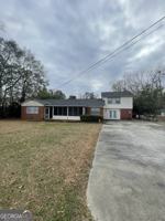 featured image of 401 W Parrish St