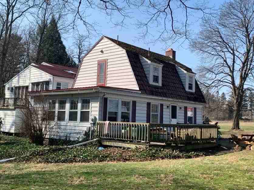 8424 E Lake Rd - Photo 2 of 10